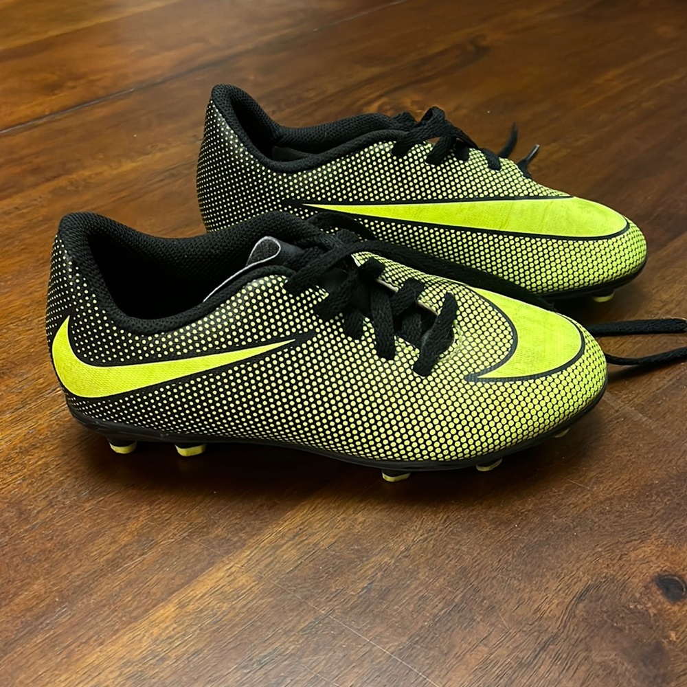 Nike Soccer Cleats - size 13c. Great used condition.